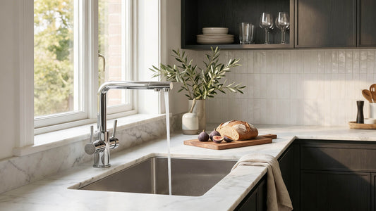 Comment choisir un robinet de cuisine adapté à son évier et à ses usages ?