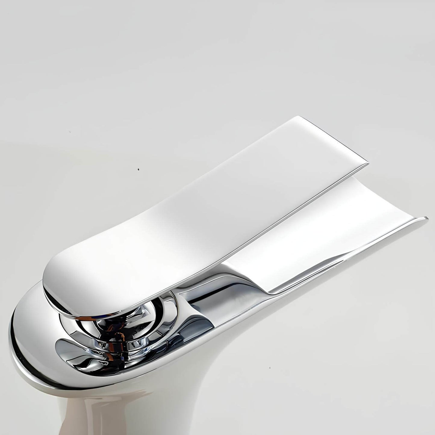 Robinet lavabo en laiton – mitigeur à bec cascade, design moderne