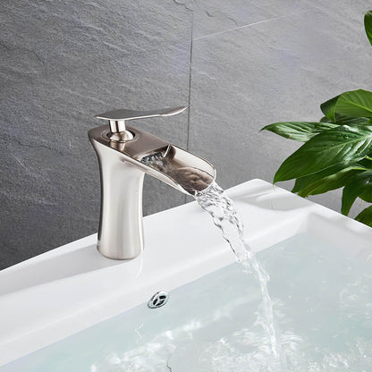 Robinet cascade de lavabo en laiton