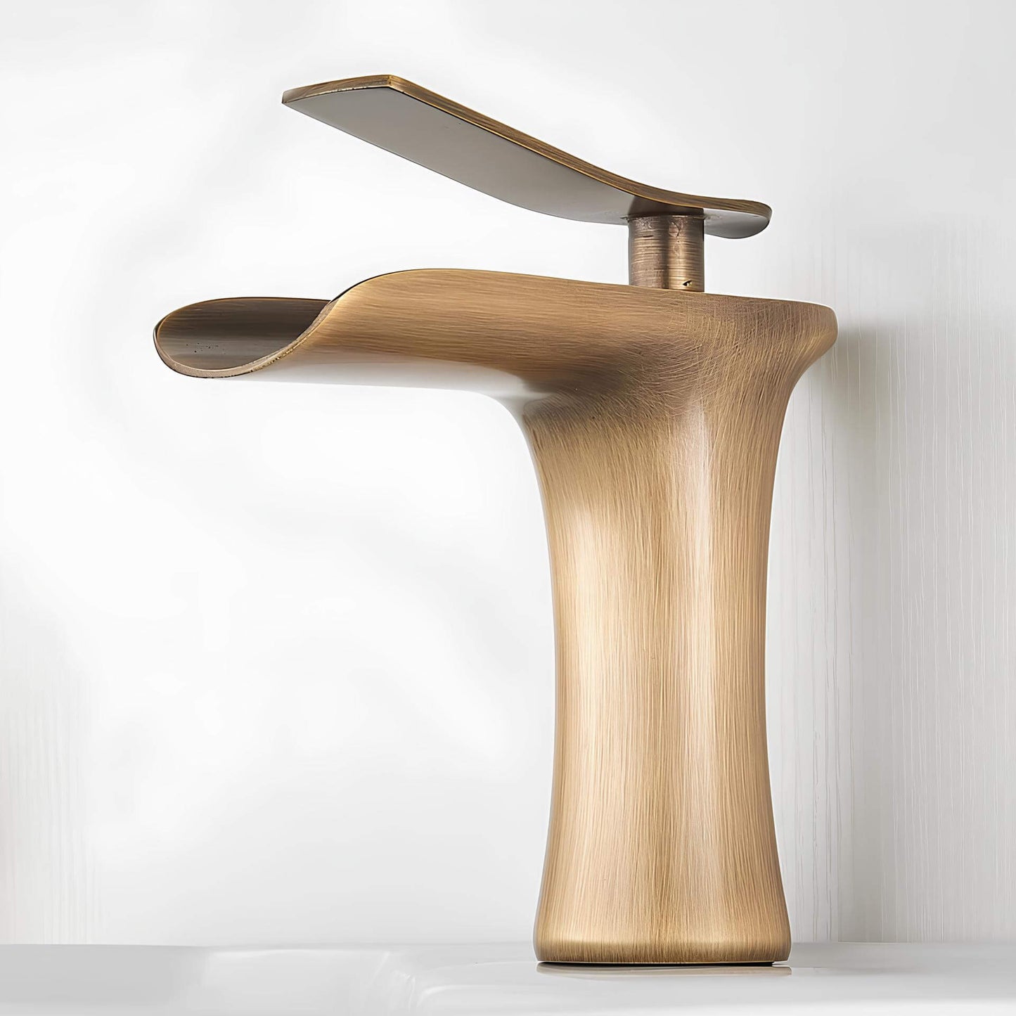 Robinet cascade de lavabo en laiton