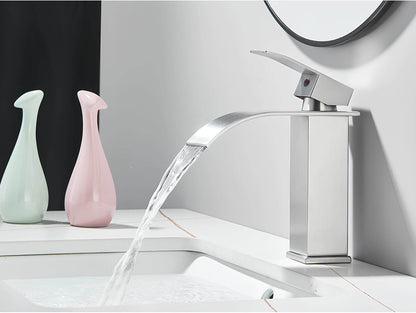 Robinet cascade lavabo - Style classique