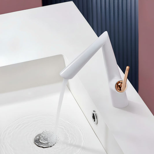 Robinet de lavabo noir contemporain