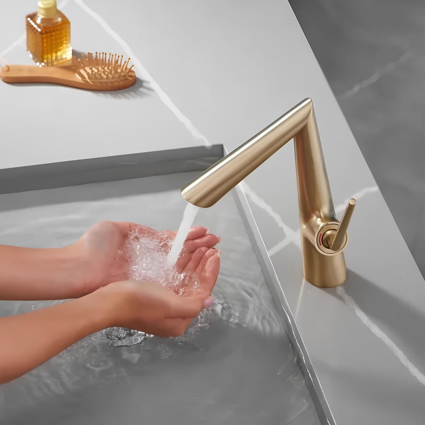 Robinet de lavabo noir contemporain