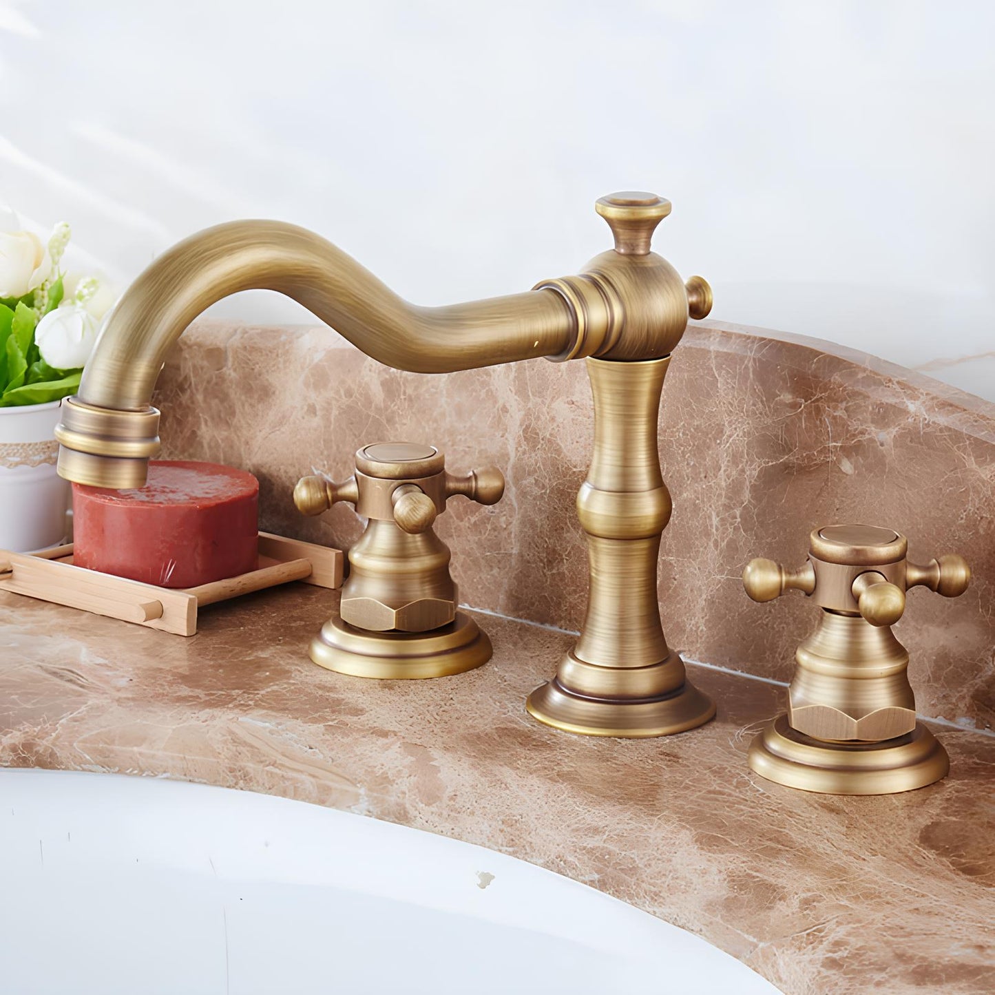 Robinet lavabo 3 trous style ancien