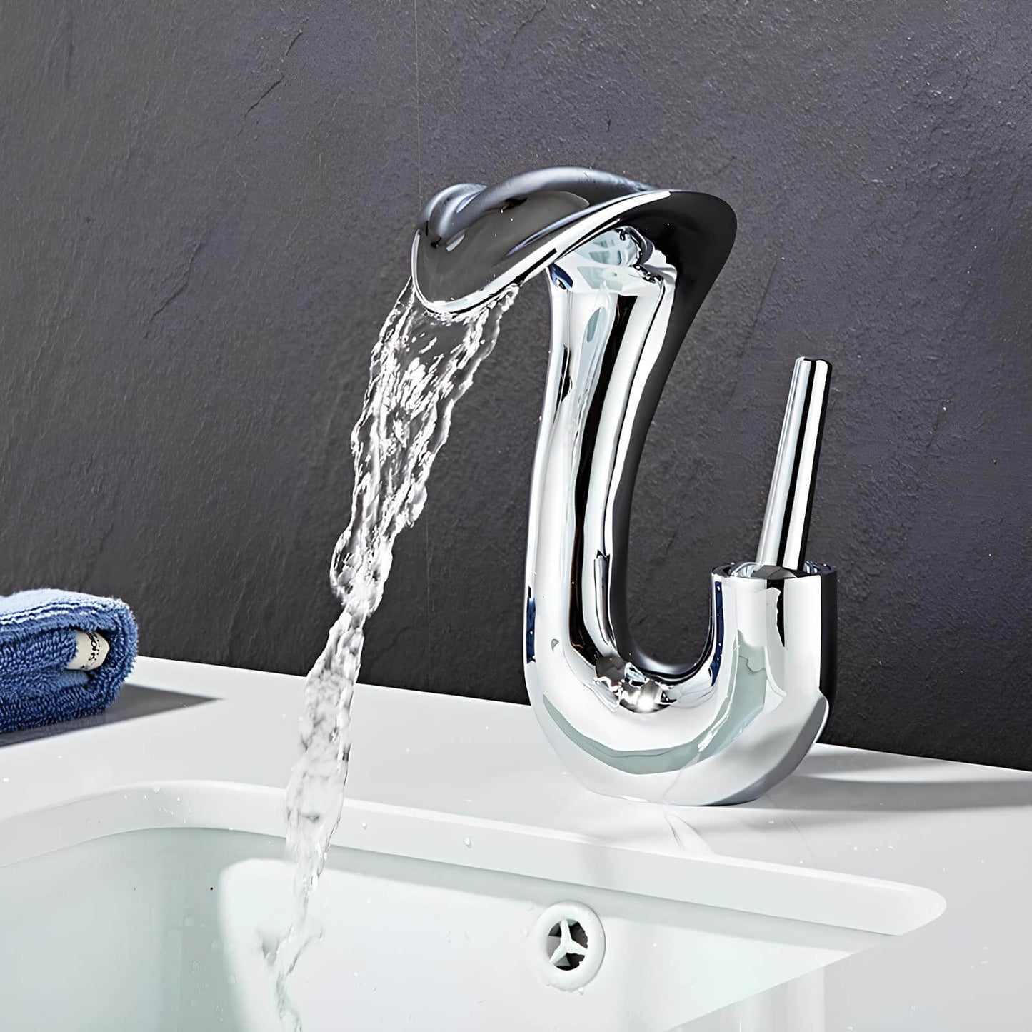 Robinet lavabo cascade compact – mitigeur design en laiton