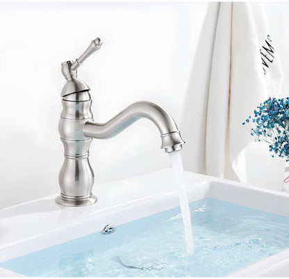 Robinet lavabo vintage en laiton