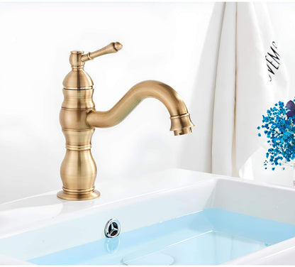 Robinet lavabo vintage en laiton