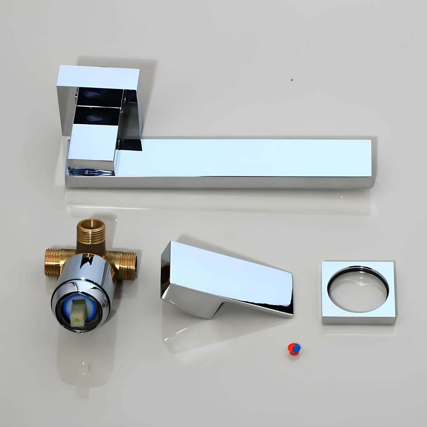 Robinet mural avec bec orientable